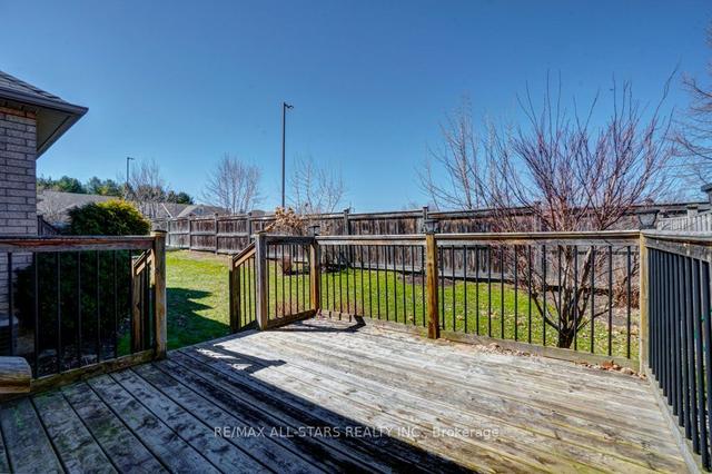 23 Geo Izatt Dr, House attached with 2 bedrooms, 2 bathrooms and 4 parking in Uxbridge ON | Image 30