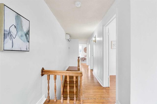 72 Montrose Ave, House detached with 3 bedrooms, 3 bathrooms and 2 parking in Toronto ON | Image 3