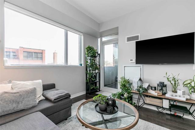 317 - 23 Glebe Rd W, Condo with 2 bedrooms, 2 bathrooms and 1 parking in Toronto ON | Image 4