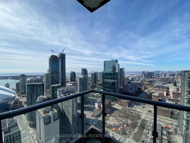 4502 - 55 Mercer St, Condo with 3 bedrooms, 2 bathrooms and 1 parking in Toronto ON | Image 1