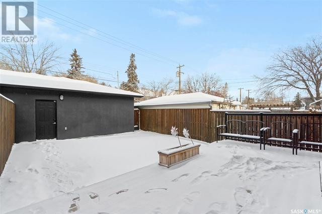515 2nd Street E, House semidetached with 4 bedrooms, 4 bathrooms and null parking in Saskatoon SK | Image 42