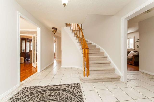 1285 Maple Ridge Dr, House detached with 4 bedrooms, 3 bathrooms and 6 parking in Pickering ON | Image 33