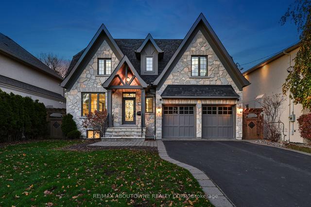 40 Hilldowntree Rd, Toronto, ON, M9A2Z8 | Card Image