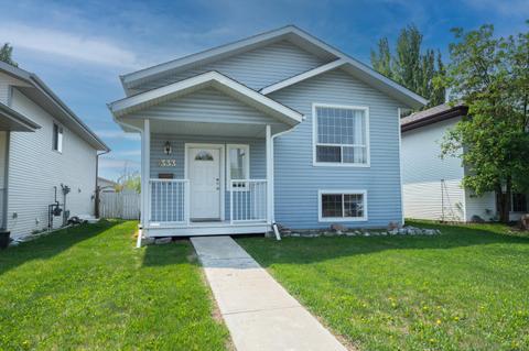 4333 58 Street, House detached with 4 bedrooms, 2 bathrooms and 3 parking in Red Deer AB | Card Image