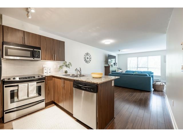 d312 - 8929 202 Street, Condo with 2 bedrooms, 2 bathrooms and 1 parking in Langley BC | Image 4