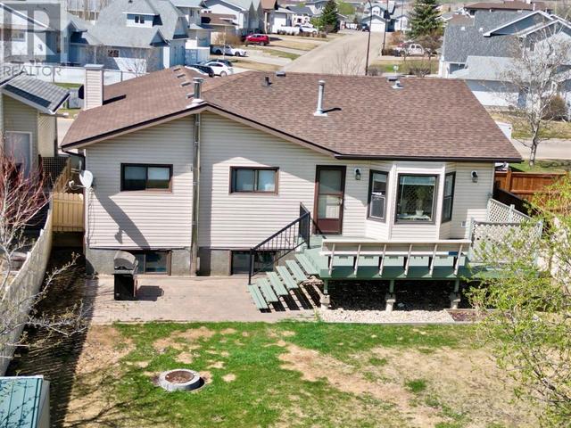 10401 83 Street, House detached with 4 bedrooms, 2 bathrooms and 4 parking in Peace River AB | Image 4