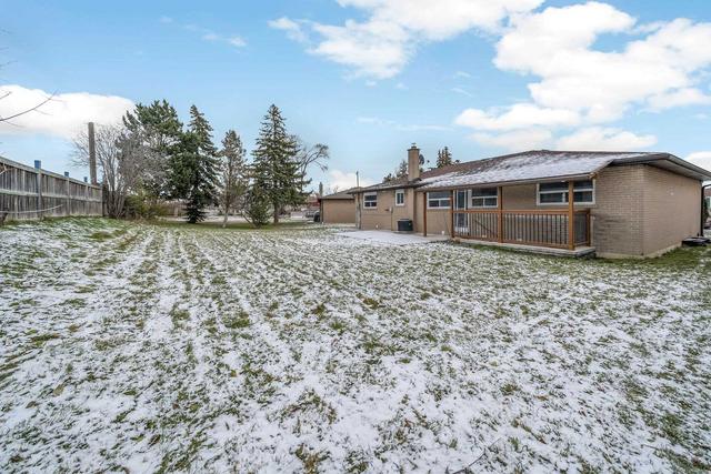 6 Manfred Ave, House detached with 3 bedrooms, 3 bathrooms and 5 parking in Toronto ON | Image 30