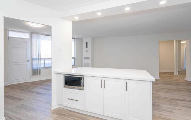 1219 - 20 Edgecliff Gfwy, Condo with 3 bedrooms, 2 bathrooms and 1 parking in Toronto ON | Image 5