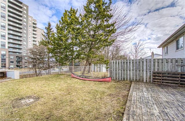 150 Newbury Drive, House semidetached with 3 bedrooms, 1 bathrooms and 2 parking in Kitchener ON | Image 25