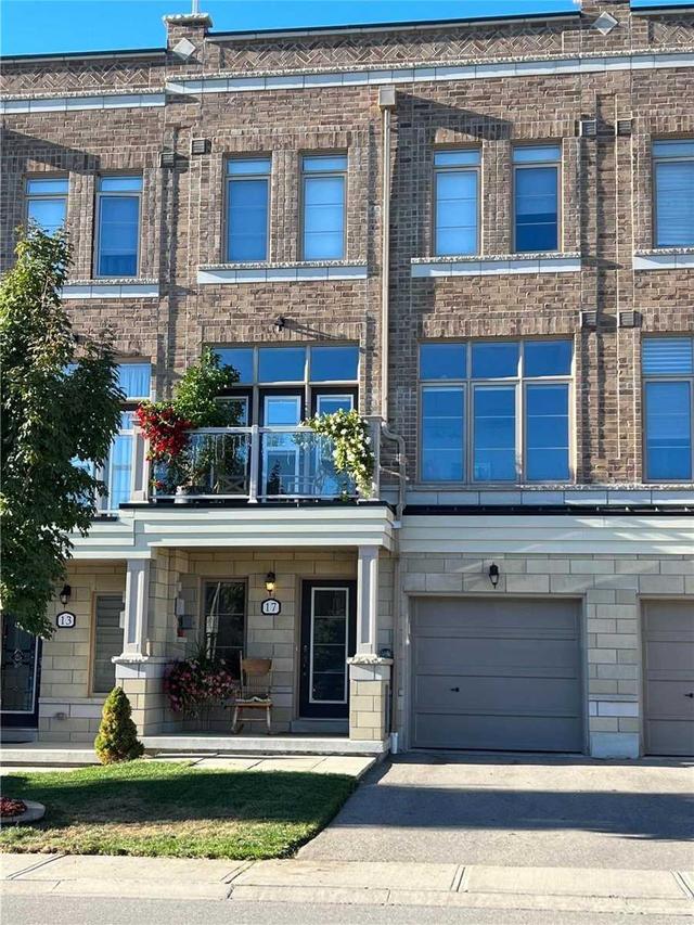 17 Cornerbank Cres, House attached with 2 bedrooms, 3 bathrooms and 3 parking in Whitchurch Stouffville ON | Image 1