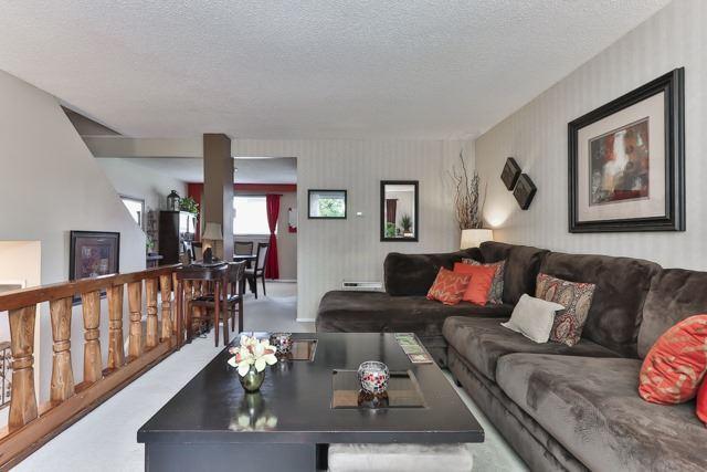 36 - 321 Blackthorn St, Townhouse with 3 bedrooms, 2 bathrooms and 1 parking in Oshawa ON | Image 3