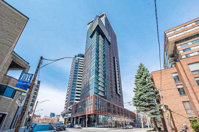 1807 - 32 Davenport Rd, Condo with 2 bedrooms, 2 bathrooms and 1 parking in Toronto ON | Card Image
