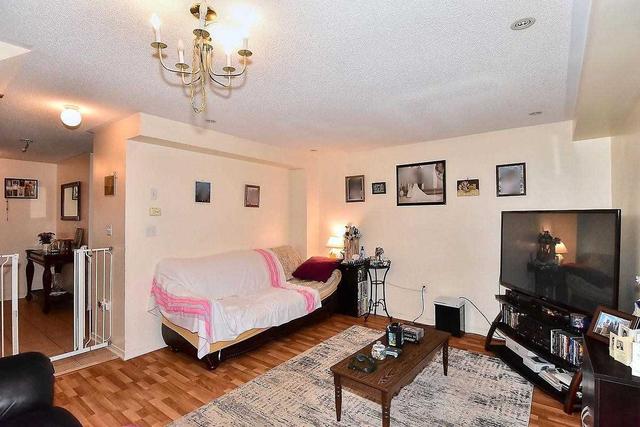 54 Keystar Crt, House attached with 3 bedrooms, 3 bathrooms and 3 parking in Vaughan ON | Image 24