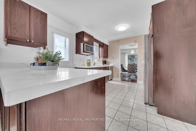 50 Grace St, House detached with 3 bedrooms, 4 bathrooms and 3 parking in Toronto ON | Image 3