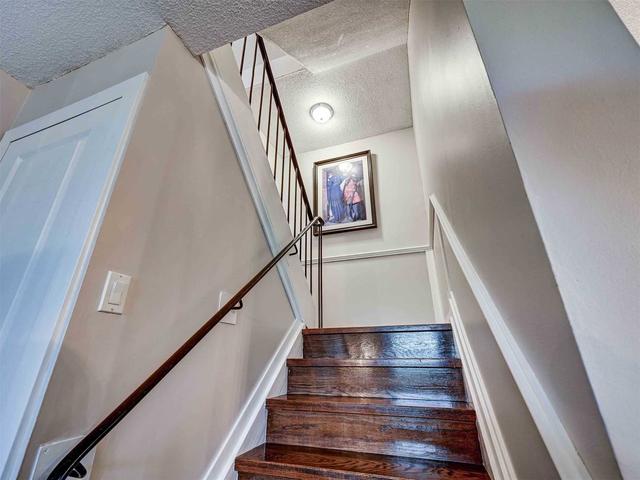 56 - 1030 Falgarwood Dr, Townhouse with 3 bedrooms, 2 bathrooms and 1 parking in Oakville ON | Image 6