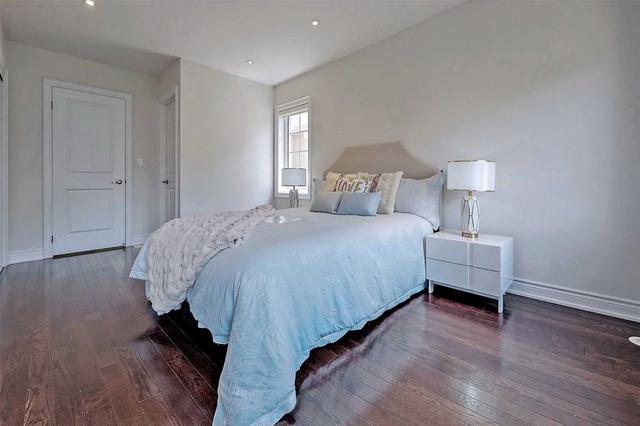35 Hargrave Lane, Townhouse with 3 bedrooms, 3 bathrooms and 1 parking in Toronto ON | Image 9