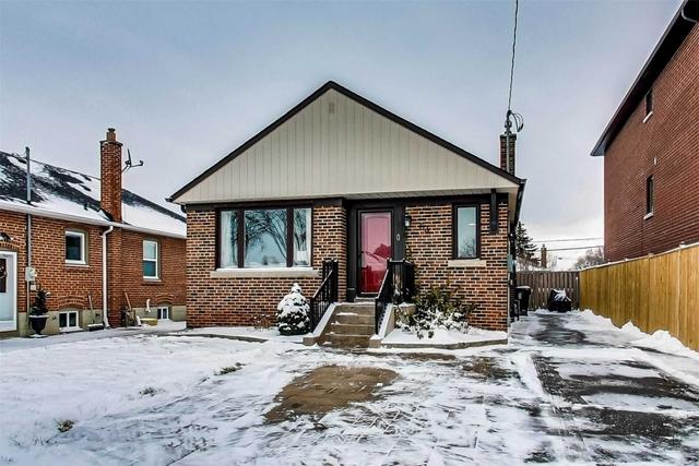 63 Joanna Dr, House detached with 3 bedrooms, 3 bathrooms and 5 parking in Toronto ON | Image 1