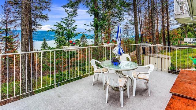9269 Winchester Road, House detached with 4 bedrooms, 1 bathrooms and 10 parking in Central Okanagan West BC | Card Image