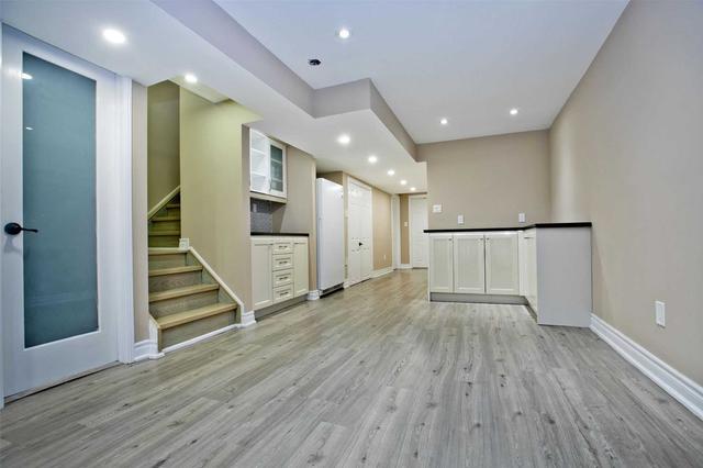2038 Bur Oak Ave, House semidetached with 3 bedrooms, 4 bathrooms and 2 parking in Markham ON | Image 16