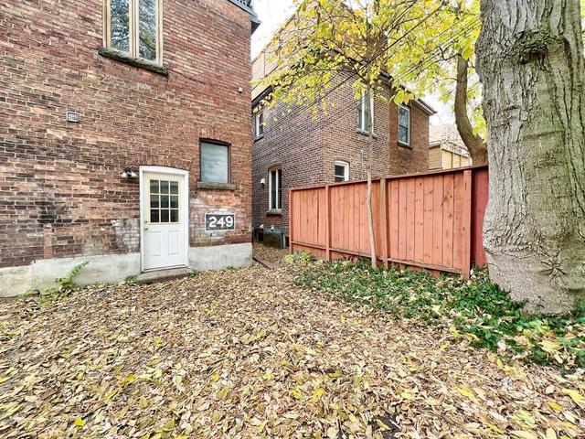 249 Major St, House semidetached with 3 bedrooms, 2 bathrooms and 1 parking in Toronto ON | Image 5