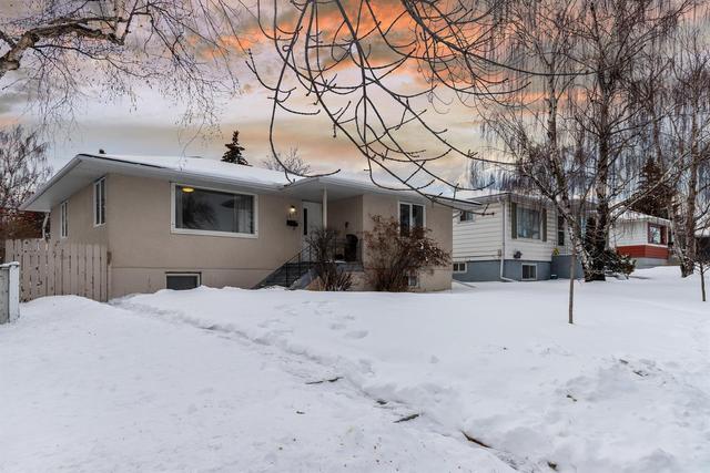 2315 22a Street Nw, House detached with 4 bedrooms, 2 bathrooms and 4 parking in Calgary AB | Image 3