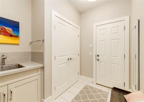 19 Cranbrook Landing Se, Home with 3 bedrooms, 2 bathrooms and 4 parking in Calgary AB | Image 3