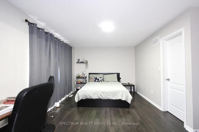 upper - 30 Lesabre Cres, House detached with 4 bedrooms, 3 bathrooms and 3 parking in Brampton ON | Image 19