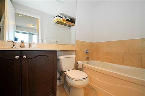 2702 - 628 Fleet St, Condo with 2 bedrooms, 2 bathrooms and 1 parking in Toronto ON | Image 10