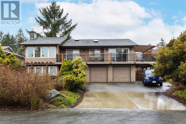 231 Blairgowrie Pl, House detached with 4 bedrooms, 4 bathrooms and 2 parking in Nanaimo BC | Card Image
