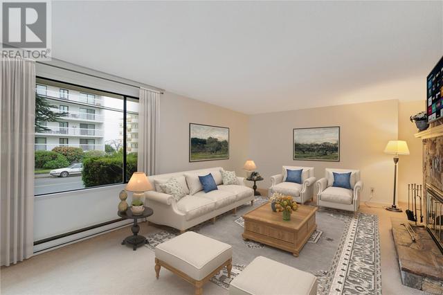 101 - 1280 Newport Ave, Condo with 2 bedrooms, 2 bathrooms and 1 parking in Oak Bay BC | Image 4