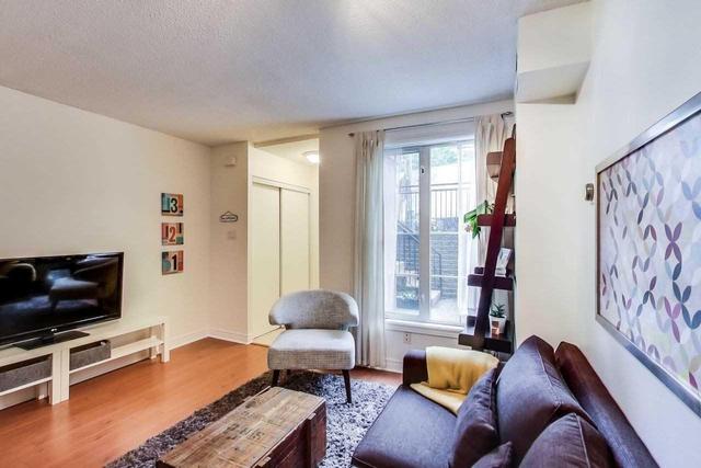 110 - 66 Douro St, Townhouse with 1 bedrooms, 1 bathrooms and 1 parking in Toronto ON | Image 6