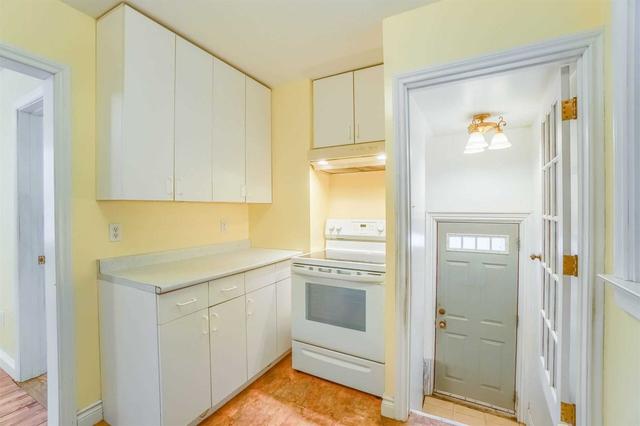 93 Twenty Second St, House detached with 2 bedrooms, 2 bathrooms and 4 parking in Toronto ON | Image 4