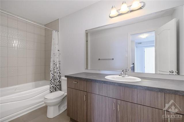 218 Chaperal Private, Townhouse with 2 bedrooms, 3 bathrooms and 2 parking in Ottawa ON | Image 16