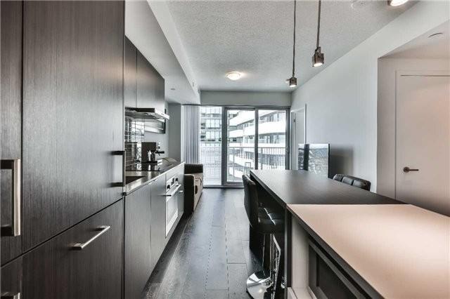 1001 - 88 Harbour St, Condo with 1 bedrooms, 1 bathrooms and 0 parking in Toronto ON | Image 4