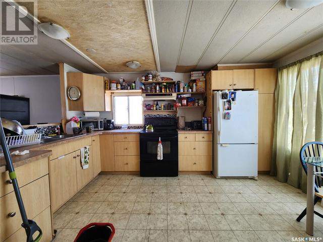 106 Larch Street, Home with 2 bedrooms, 1 bathrooms and null parking in Caronport SK | Image 2