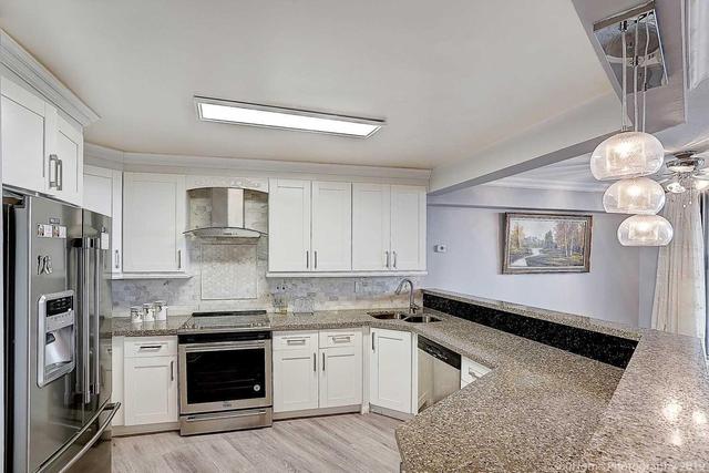 1506 - 5 Vicora Linkway, Condo with 3 bedrooms, 2 bathrooms and 1 parking in Toronto ON | Image 3