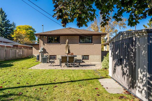 31 Nuffield Dr, House detached with 3 bedrooms, 2 bathrooms and 4 parking in Toronto ON | Image 13