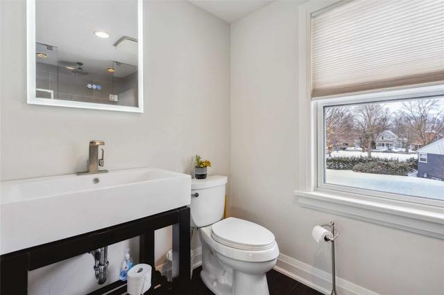 36 Granville St, House detached with 2 bedrooms, 4 bathrooms and 5 parking in Barrie ON | Image 9