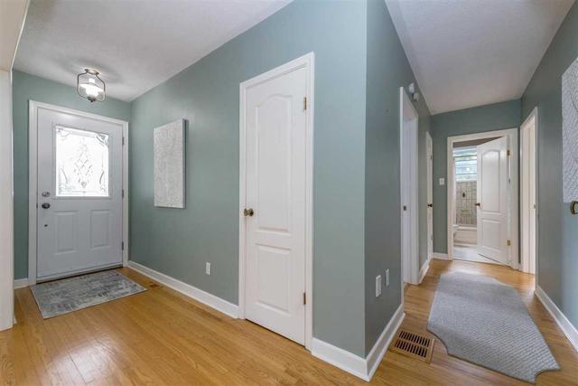 27 Karen Cres, House detached with 2 bedrooms, 1 bathrooms and 6 parking in Orillia ON | Image 23