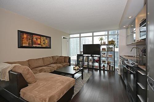 1003 - 25 Capreol Crt, Condo with 2 bedrooms, 2 bathrooms and 1 parking in Toronto ON | Image 3