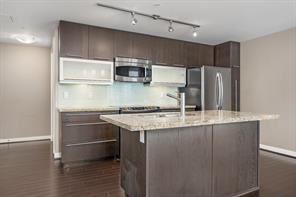 2001 - 215 13 Avenue Sw, Condo with 2 bedrooms, 2 bathrooms and 1 parking in Calgary AB | Image 1