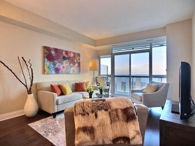 1003 - 1 Hurontario St, Condo with 1 bedrooms, 2 bathrooms and 1 parking in Mississauga ON | Image 10