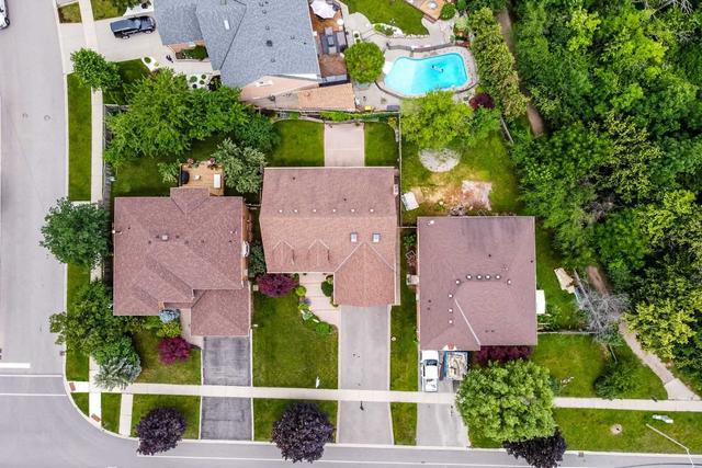 1469 Abbeywood Dr, House detached with 4 bedrooms, 4 bathrooms and 6 parking in Oakville ON | Image 12