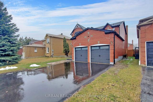 bsmt - 6 Pinestone Crt N, House detached with 2 bedrooms, 1 bathrooms and 1 parking in Whitby ON | Image 6
