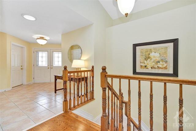 13 Coulson Court, Townhouse with 3 bedrooms, 2 bathrooms and 4 parking in Ottawa ON | Image 4