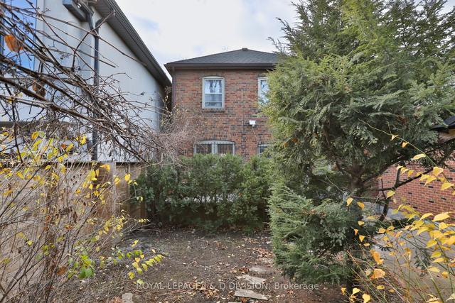 99 Heddington Ave, House detached with 3 bedrooms, 1 bathrooms and 1 parking in Toronto ON | Image 15