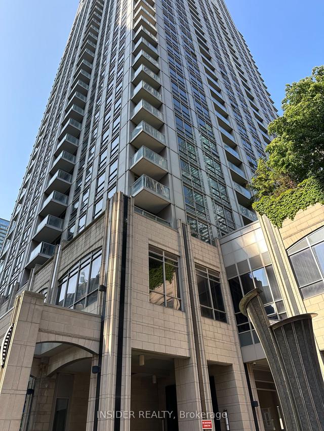 1005 - 763 Bay St, Condo with 2 bedrooms, 2 bathrooms and 0 parking in Toronto ON | Image 12