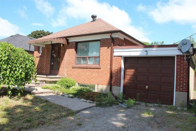 14 Edgecroft Rd, House detached with 2 bedrooms, 2 bathrooms and 2 parking in Toronto ON | Image 1