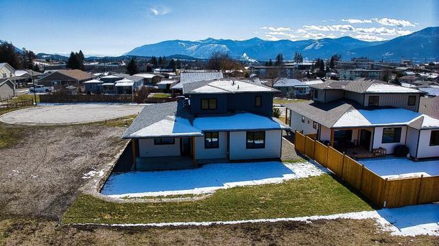 1728 Murdoch Street, House detached with 4 bedrooms, 3 bathrooms and null parking in Creston BC | Image 36