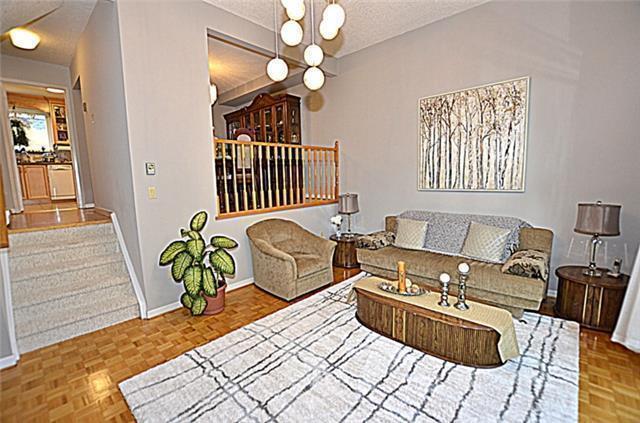 Th30 - 141 Clark Ave, Townhouse with 3 bedrooms, 2 bathrooms and 2 parking in Markham ON | Image 2